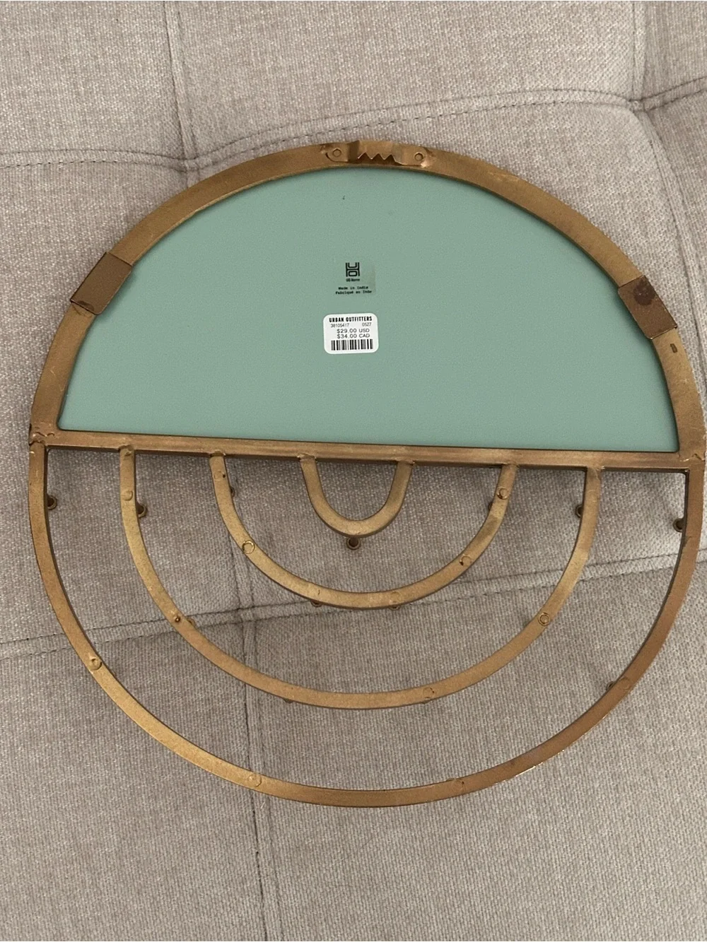 UO Round Jewlery Hanger with Mirror